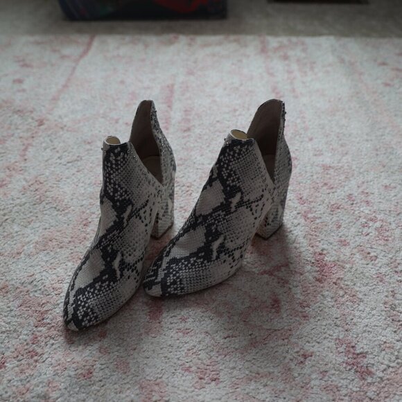 Steve Madden Boots - Picture 4 of 7